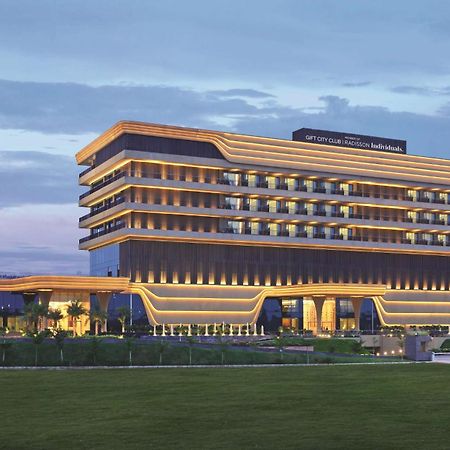 Gift City Club, A Member Of Radisson Individuals Ґандінаґар Екстер'єр фото