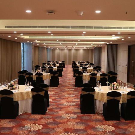 Gift City Club, A Member Of Radisson Individuals Ґандінаґар Екстер'єр фото