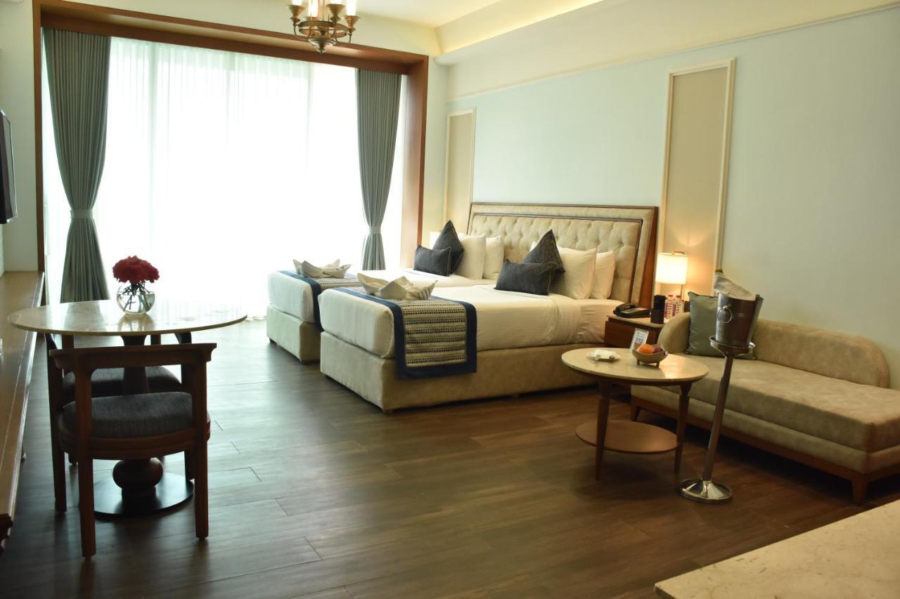Gift City Club, A Member Of Radisson Individuals Ґандінаґар Екстер'єр фото