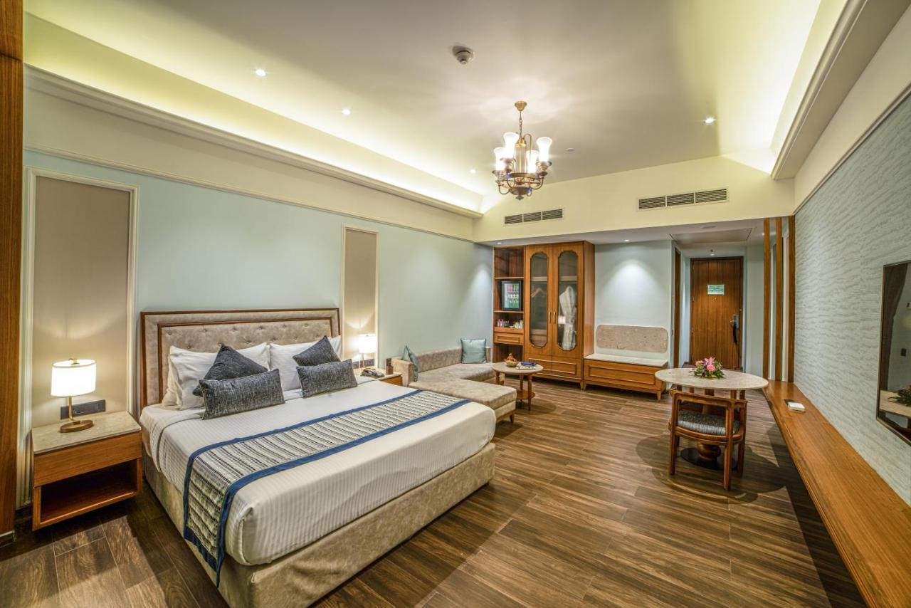 Gift City Club, A Member Of Radisson Individuals Ґандінаґар Екстер'єр фото